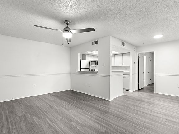 Emerald Apartment Home