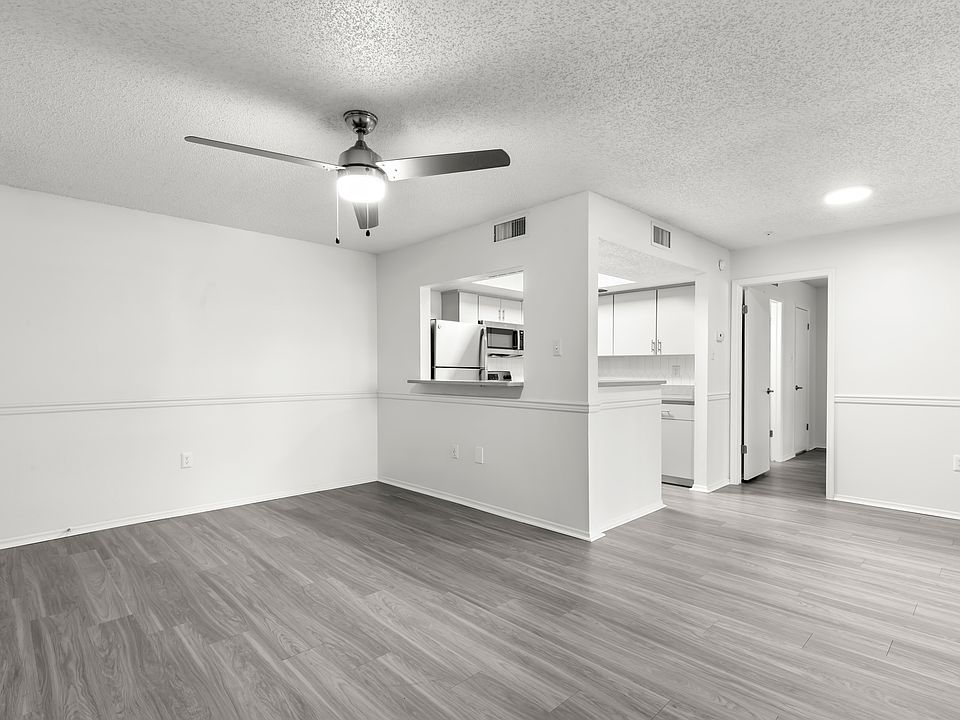 Emerald Apartment Home