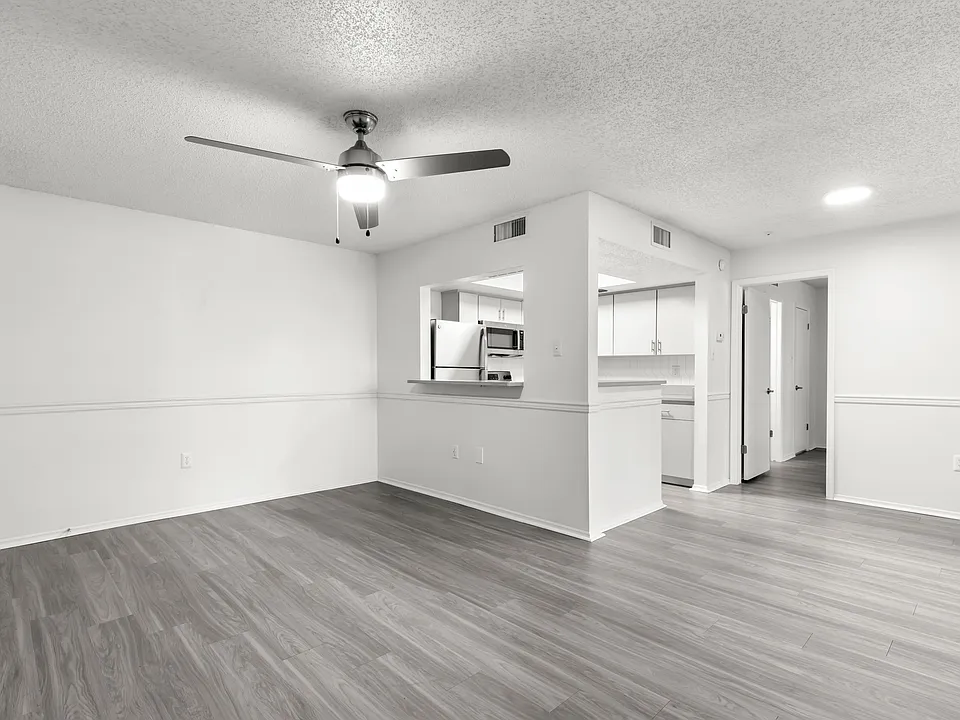 Emerald Apartment Home