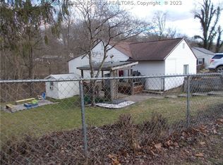 49 Gaston Ln, Charleston, WV 25302