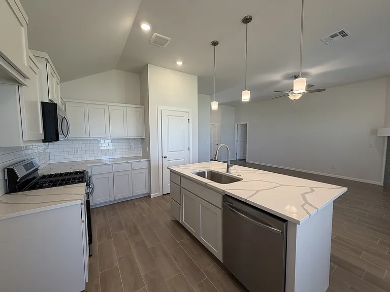 18313 Austin Ct — Photo 4