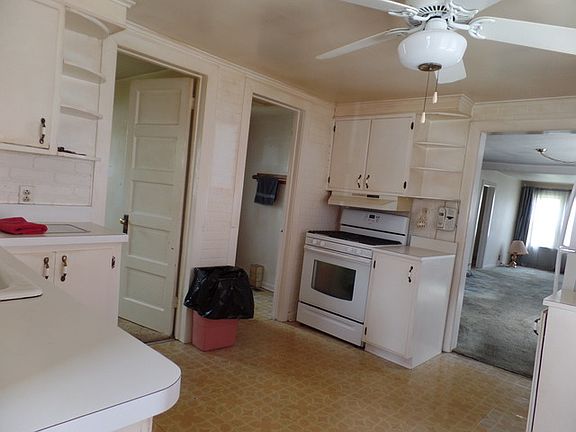 3rd image of 240 Woodland Dr