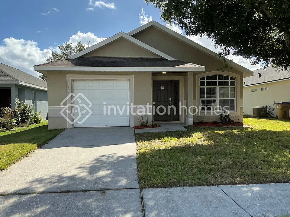 2404 Cedarfield Ln