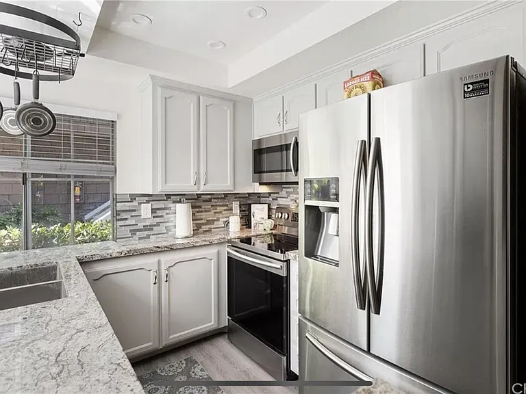12555 Euclid St #33 — Photo 4