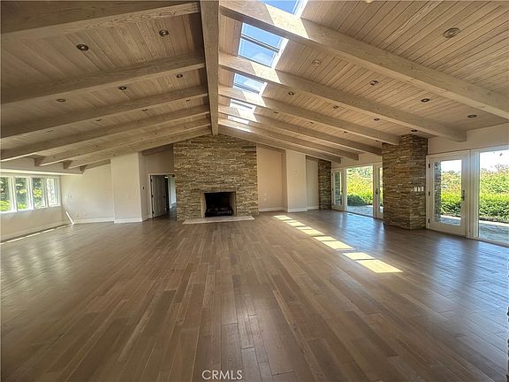 5th image of 60 Crest Rd E