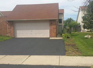 1009 Pheasant Run Ln, Aurora, IL 60504