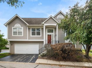 2901 Shelly Ln, Aurora, IL 60504