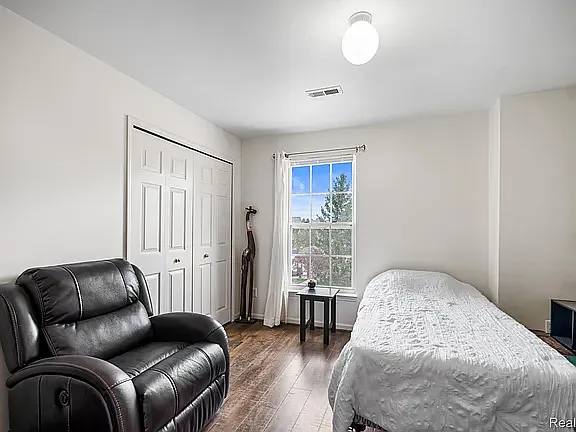 17200 Addington Dr — Photo 10