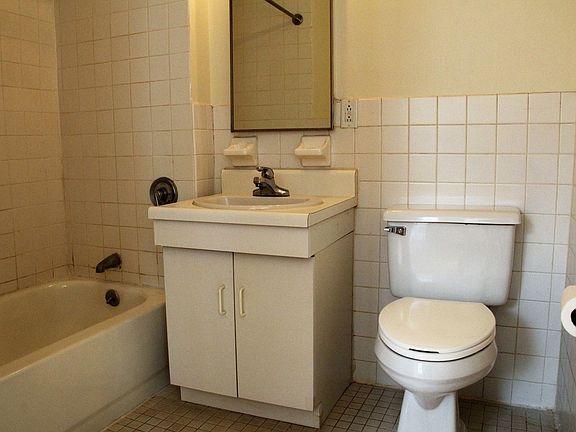4th image of 483 Saint Marks Ave #3ABRG