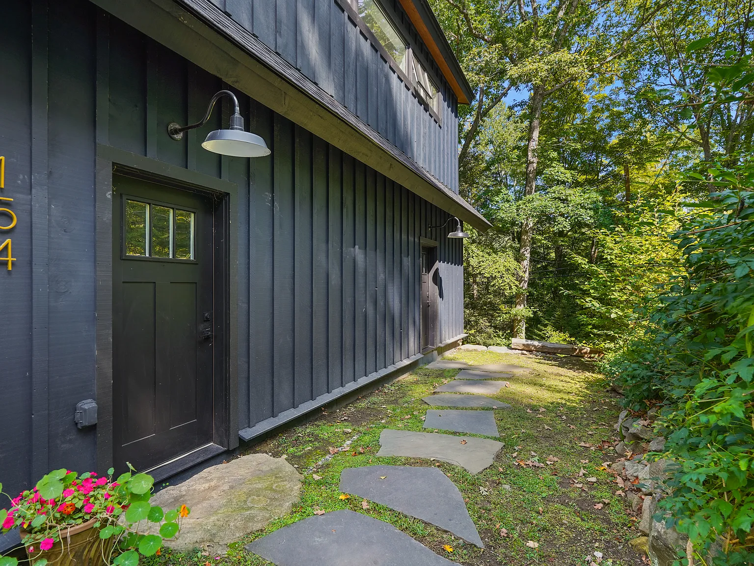 Studio, 800 sqft, $2,650 — Photo 1