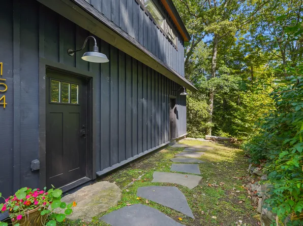 154 Barnegat Rd, Pound Ridge, NY 10576