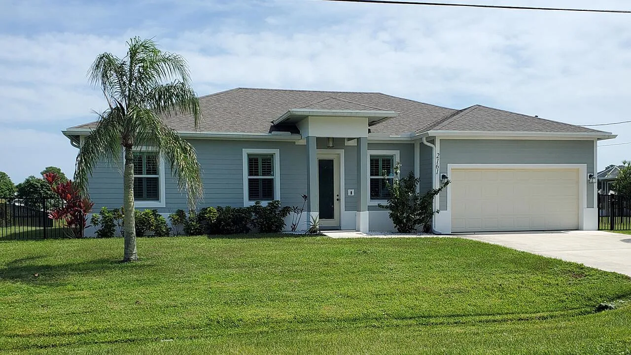 4 bed, 2.0 bath, 1625 sqft, $2,999 — Photo 1
