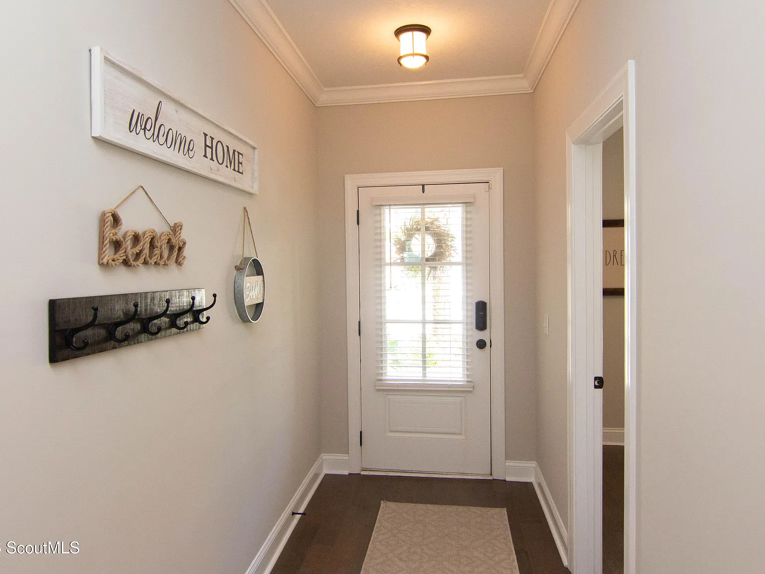 3 bed, 2.5 bath, 2210 sqft, $5,160 — Photo 3