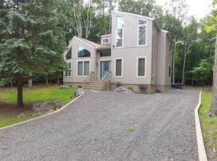 108 Somerset Dr, East Stroudsburg, PA 18301