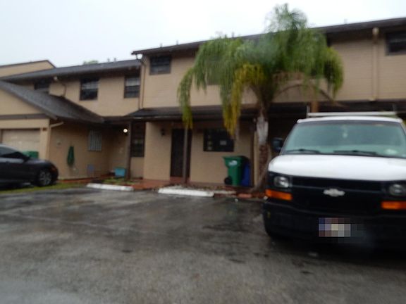 3rd image of 1026 NE 209th Ter
