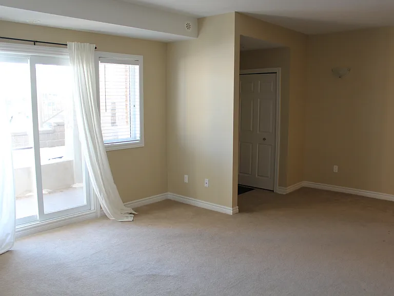 137 Harthill Way #H — Photo 5