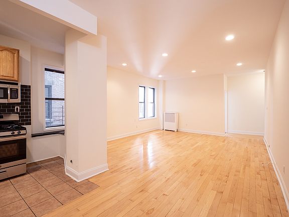 5th image of 225 W End Ave APT 31