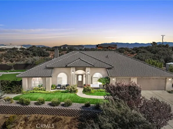 7225 Oak Hill Rd, Oak Hills, CA 92344