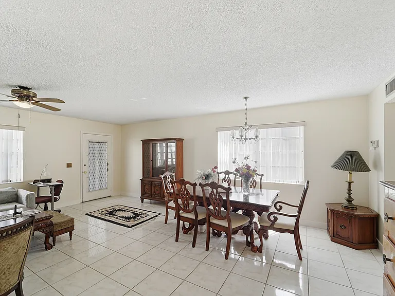 226 Normandy E #E — Photo 5