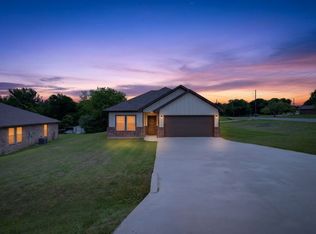 1311 E Apache Trl, Granbury, TX 76048