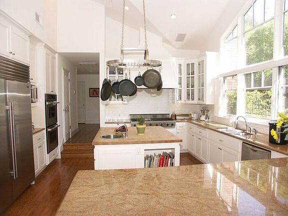 3rd image of 572 Mountain View Way