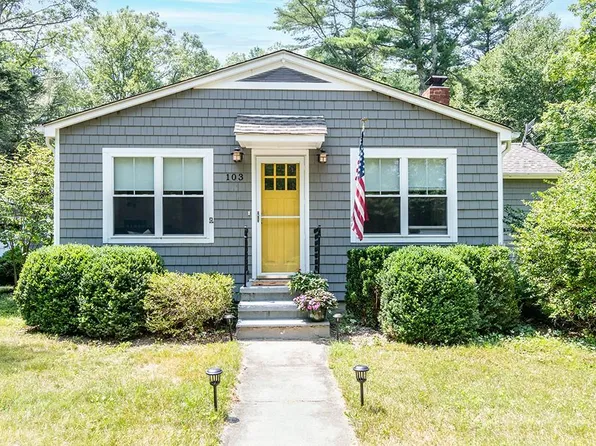 103 Fenner Hill Rd, Hopkinton, RI 02833