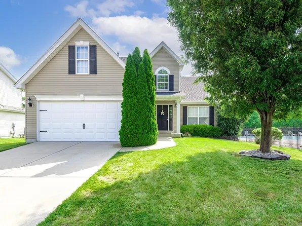 2279 Amberleigh Dr, Maryville, IL 62062