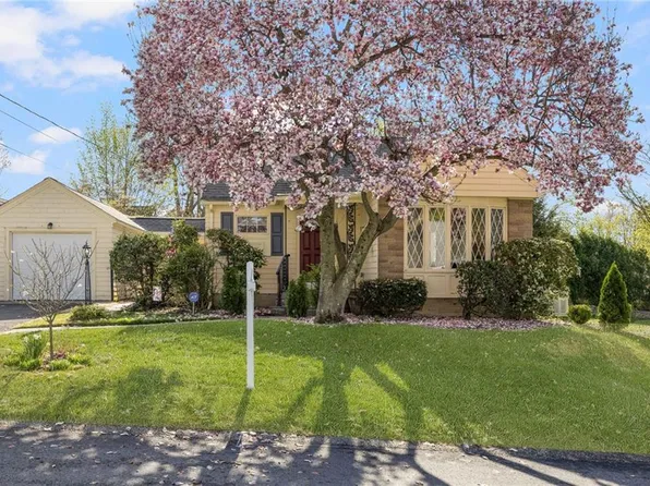 98 Homewood Ave, North Providence, RI 02911