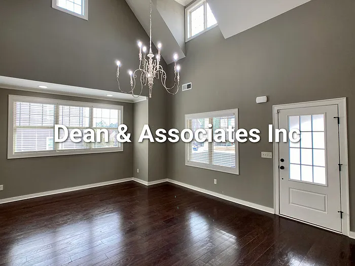 472 Lake Chelsea Way — Photo 2