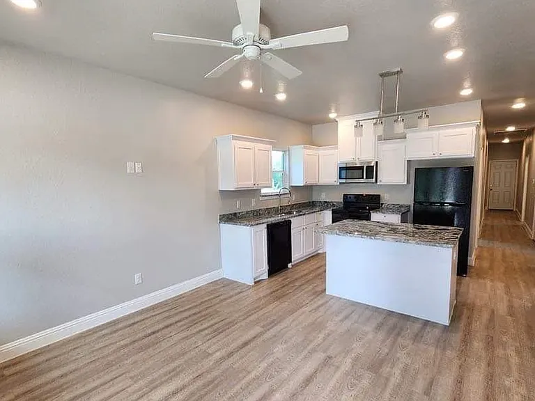 3118 Hemphill St — Photo 3