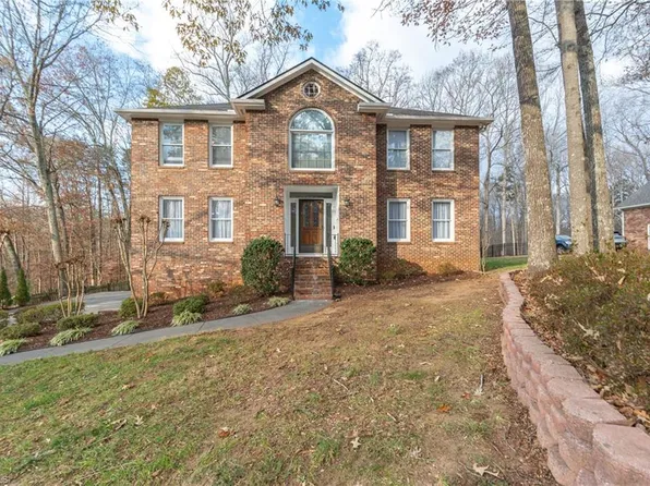 612 Doe Run Dr, Kernersville, NC 27284