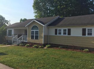 101 Dogwood Trl, Rossville, GA 30707