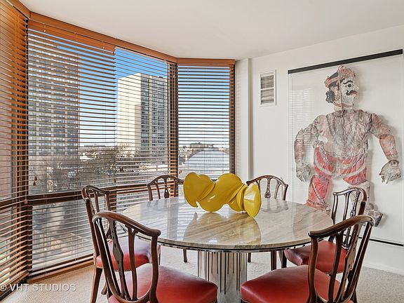 5th image of 2650 N Lakeview Ave APT 702