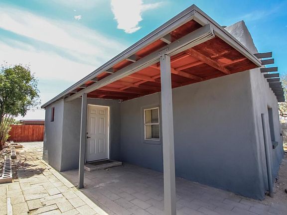 3rd image of 807 W Calle Adelanto