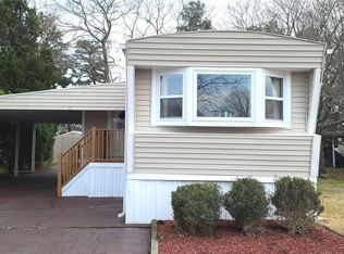 50 Ticonderoga Dr, Bohemia, NY 11716