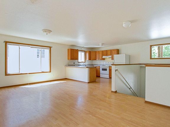 2nd image of 211 S Kellogg Ave