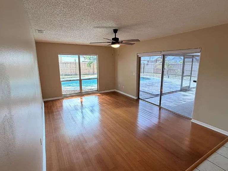 14001 Dominion Ct — Photo 13