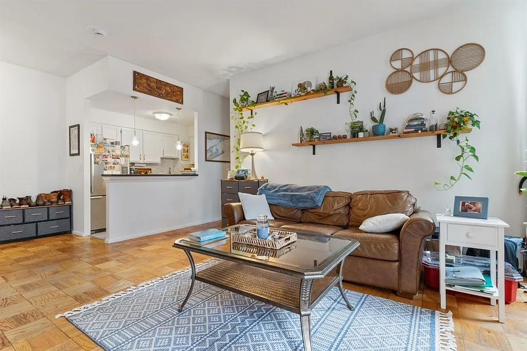 1 bed, 1.0 bath, 619 sqft, $3,350 — Photo 1