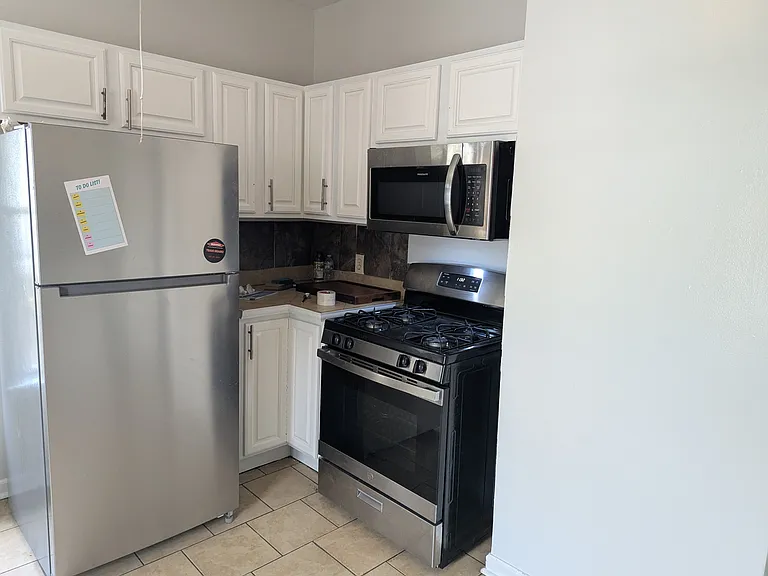377 Berkshire Ave — Photo 6