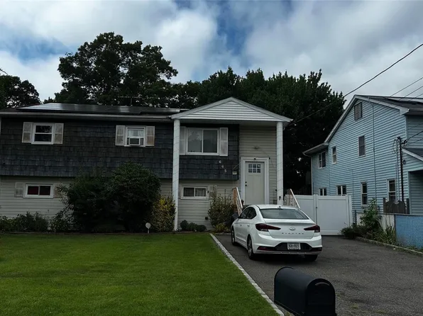 665 Commander Avenue, West Babylon, NY 11704