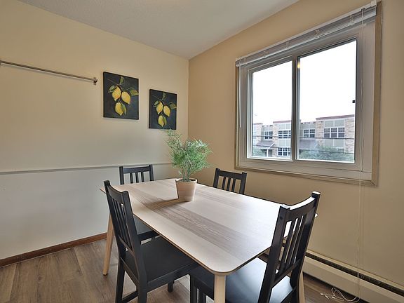 3rd image of 1441 Marshall St NE #206