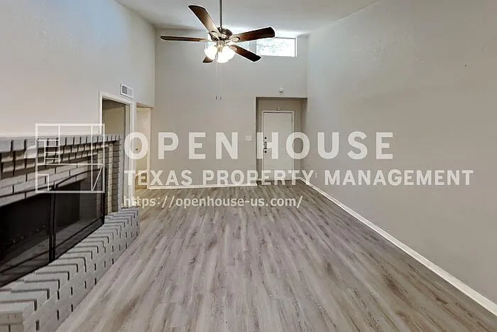 3 bed, 2.0 bath, 1300 sqft, $2,040 — Photo 4