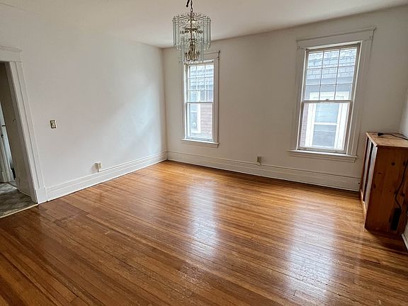 5th image of 25 Cuyler Ave #2