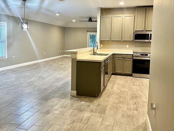 4th image of 12196 HAYDEN LAKES Circle
