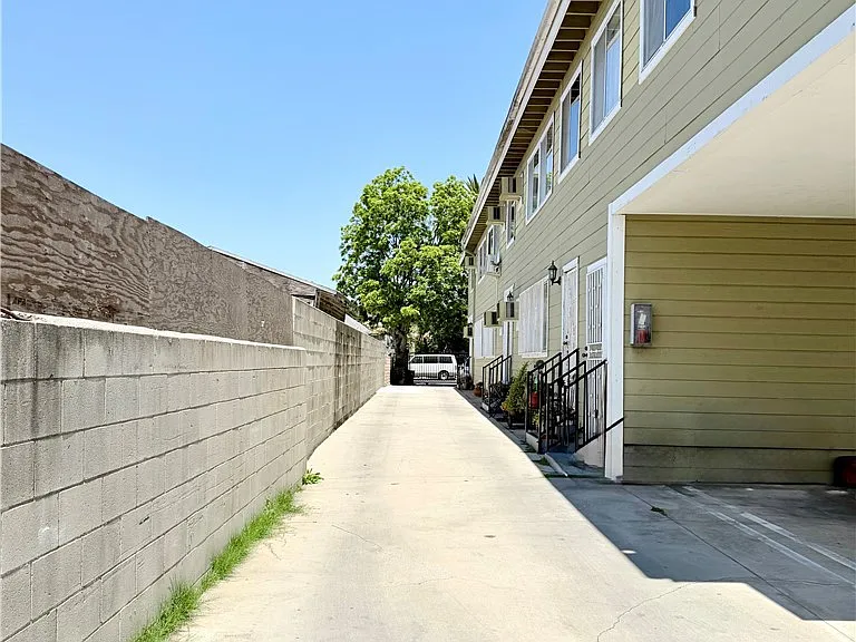 3250 Andrita St #3 — Photo 28