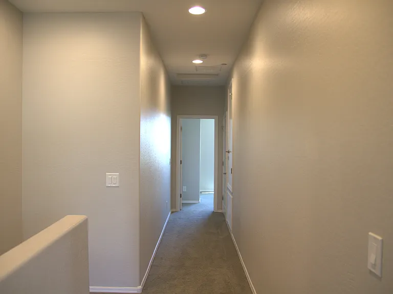 1676 E Hampton Ln — Photo 23
