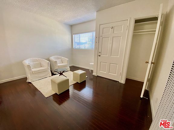 3rd image of 2535 S Sepulveda Blvd
