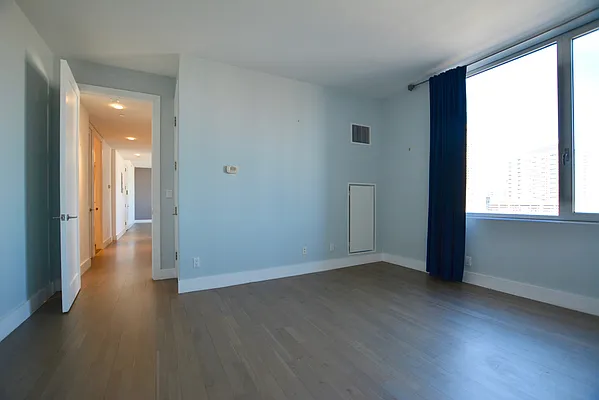 Rented by Douglas Elliman | media 21