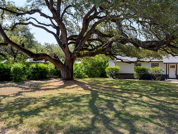 3rd image of 7611 Oak Hedge Pl