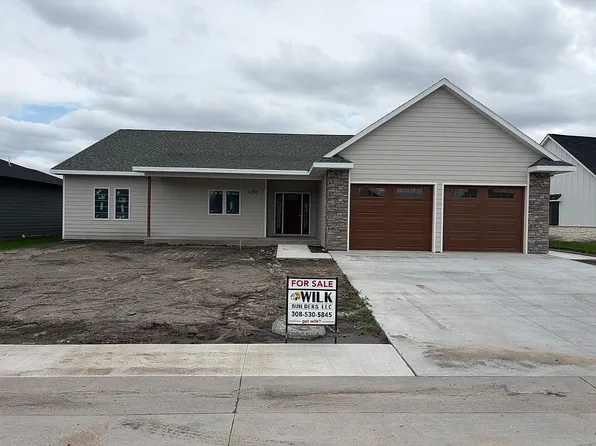 4280 Bretwood Cir, North Platte, NE 69101